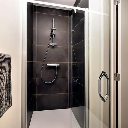 Combination Of Two Beautiful Luxuriously Renovated Homes With En Bathrooms