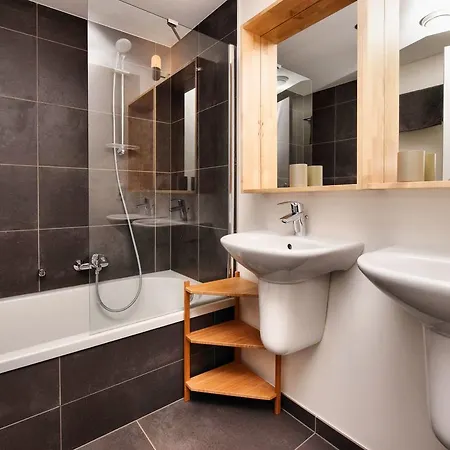 Nyaraló Combination Of Two Beautiful Luxuriously Renovated Homes With En Bathrooms *