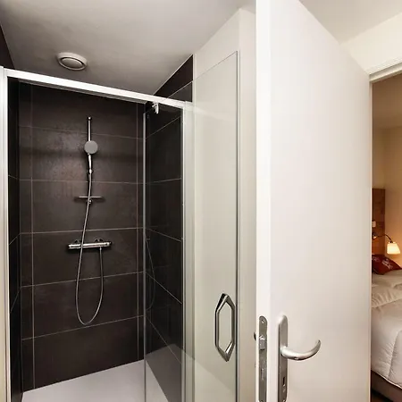 Combination Of Two Beautiful Luxuriously Renovated Homes With En Bathrooms Libin